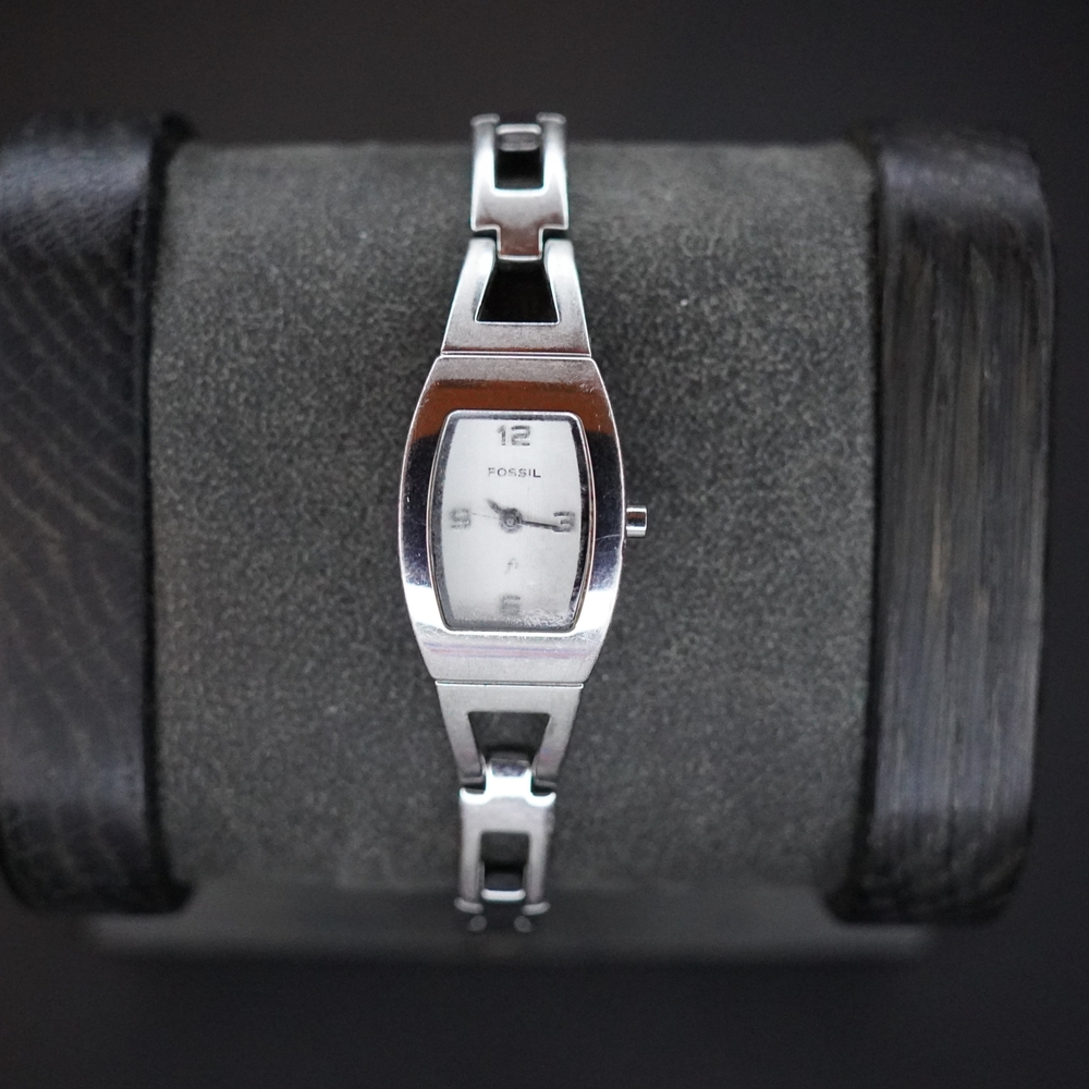 Fossil F2 Wristwatch Silver Tone All Stainless Steel